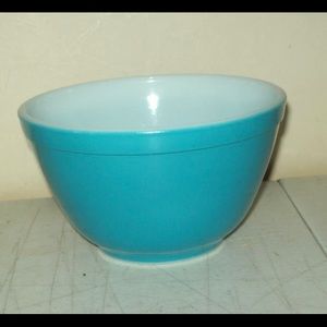 Pyrex Blue bowl no. 401